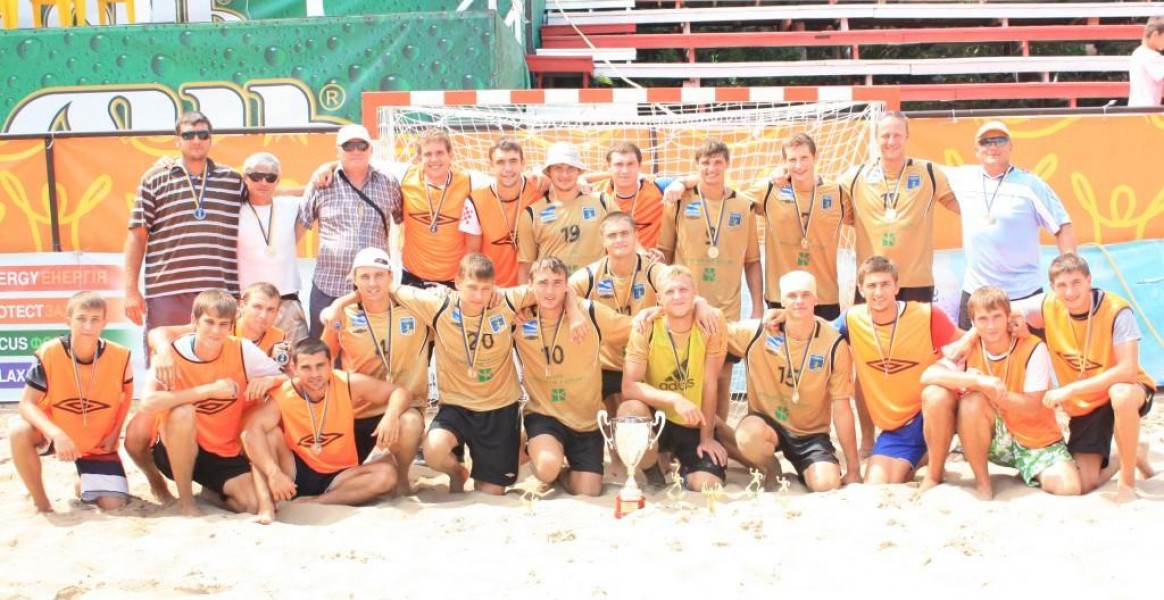 Портовик-1 и Портовик-2 -  золотой и серебряный призеры чемпионата Украины по пляжному гандболу